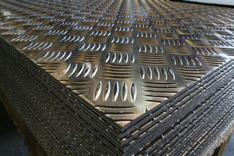 Tread plate .